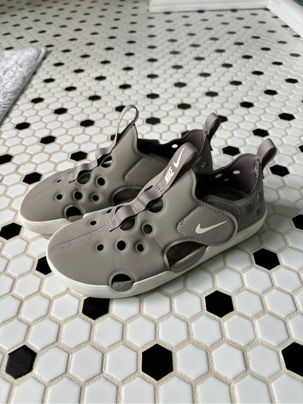 Nike kids sandals